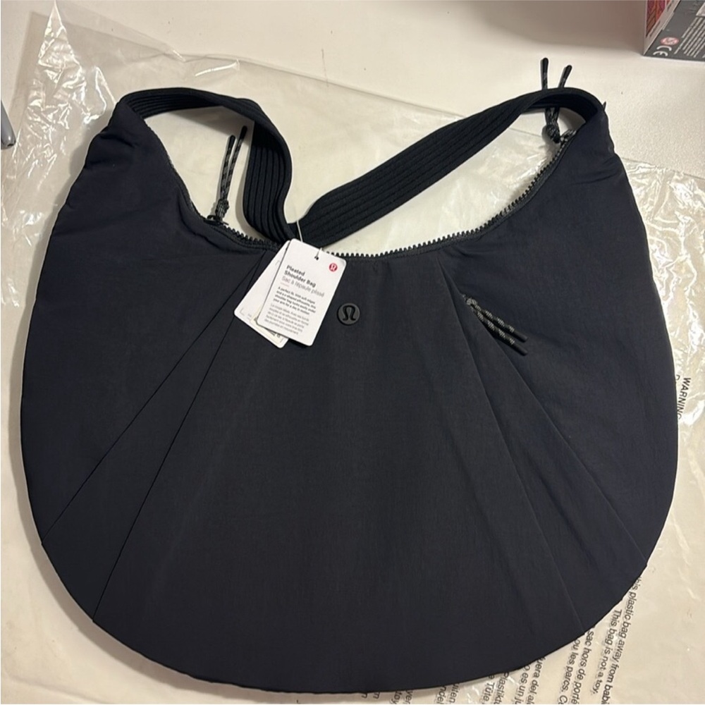 Lululemon pleated shoulder bag *brand new*